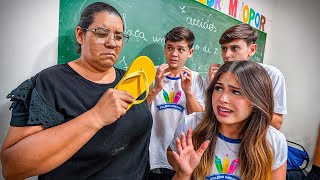 TIVEMOS QUE CONTRATAR UMA PROFESSORA SUBSTITUTA PRA ESCOLA 😳 [upl. by Siddra]