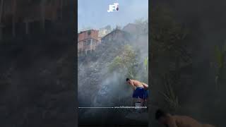 Incêndio atinge casas no Complexo do Alemão [upl. by Sarene]