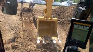 Excavator Cat 320 Next Gen  demo area  Roadshow 2018 Bucuresti III [upl. by Othilie]