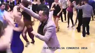 Salsa bailen con la punta del pie [upl. by Novanod]