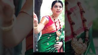 Sonali Kulkarni  Apsara Aali  Natrang Marathi Lavani Songs shotsStatus [upl. by Arfihs523]