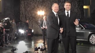 Olaf Scholz Bundeskanzler empfängt Emmanuel Macron französischen Staatspräsidenten germany france [upl. by Renaud]