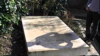 Tombe de Jean Giraudoux au cimetière de Passy [upl. by Aisyat]