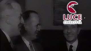 La liberazione di Trieste larrivo delle truppe italiane in città 1954 [upl. by Yelraf]