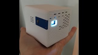 Brief Look At The AAXA HD Pico Projector Cube [upl. by Del602]