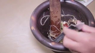 Comment faire une salade de papaye verte Thaï  ส้มตำ [upl. by Jaine]