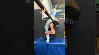 HOW I CRACK MY BACK😱shorts contortionist flexibility [upl. by Manning]