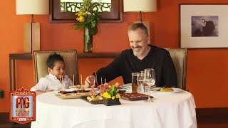 Giovani visita por primera vez en su vida un restaurante con Miguel Bosé  Pequeños Gigantes [upl. by Enialedam]