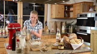 INTRO  Backen mit Christina [upl. by Seaton]