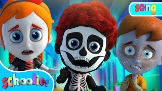 Its Halloween  School Halloween Prank video for children  Schoolies 3D Video [upl. by Teddie]