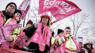 Öffentlicher Dienst in Streiklaune Gewerkschaften fordern Tariferhöhung [upl. by Zetes]