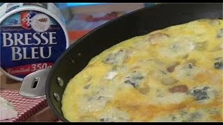 Recette dOmelette aux pommes de terre et au Bresse Bleu  750g [upl. by Arny]