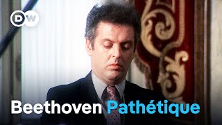 Beethoven Piano Sonata No 8 Pathétique  Daniel Barenboim [upl. by Ahcsat]