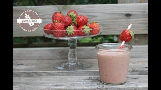 Veganer Erdbeer Milkshake  milchfrei  zuckerfrei  vegan  roh  glutenfrei backen mit Nadine [upl. by Alien]