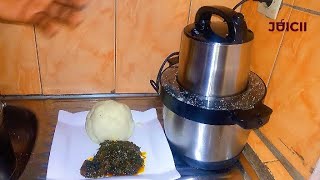 HOW TO USE THE YAM POUNDER TO POUND YAM [upl. by Gnoc]