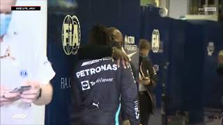 Lewis Hamilton llorando sobre los hombros de su padre  ¿Le robaron el mundial [upl. by Sydney]