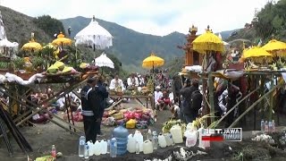 NET JATIM  UPACARA MELASTI SUKU TENGGER [upl. by Anpas]