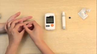 How to use a Blood Glucose Monitor 如何使用血糖仪 [upl. by Nebe]