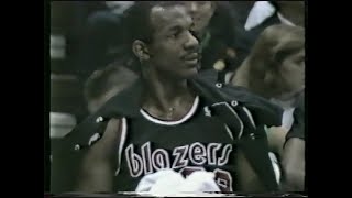 Clyde Drexler DOMINATES Dallas With 31 Points and 11 Assists  March 8th 1988 [upl. by Laved36]