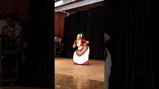 Mohiniyattam Performance  at Guruvayoor [upl. by Coraline558]