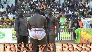 Deux lutteurs de Fass se croisent Thiatou Ndakarou serie virginie vs Sa Thies junior [upl. by Aicened]