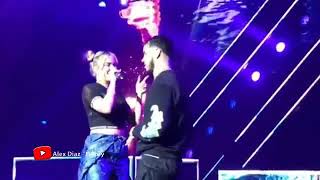 Anuel AA Besa A Karol G En Plena Tarima [upl. by Evslin]