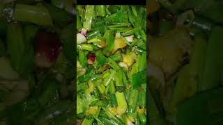 हरे प्याज़ आलू की चटपटी सब्ज़ी। Green onion recipe viralshorts trending onionrecipe [upl. by Hcirdeirf]