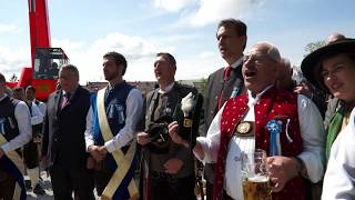 München SendlingWestpark Maibaum aufstellen 2018  LuiseKiesselbachPlatz [upl. by Natalya]