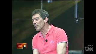 Que Trump construya el muro solo dice Antonio Banderas [upl. by Guild]