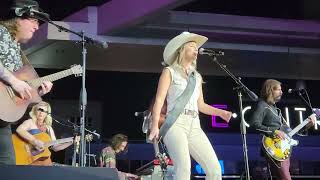 Lainey Wilson performing 4x4xU live on the rooftop of the Grammy Museum [upl. by Towny]