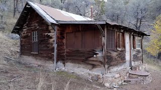 ABANDONED CREEPY CABIN IN THE WOODS Full Of Stuff [upl. by Bouley799]