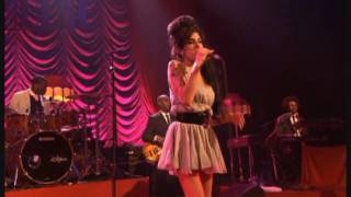 Amy Winehouse  Me amp Mr Jones  Live HD [upl. by Enayd]