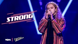 Yente  Strong  The Blind Auditions  The Voice van Vlaanderen  VTM [upl. by Cindy380]