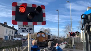 UK’s Longest NRS Barriers Coalville Level Crossing Leicestershire 170220 [upl. by Tyrone607]