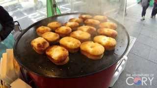 KOREAN STREET FOOD 🇰🇷 Gyeranbbang 계란빵 Egg Bread [upl. by Melmon683]