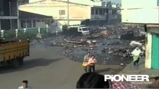 Tsunami flood through the streets of Banda Aceh [upl. by Oflodor577]