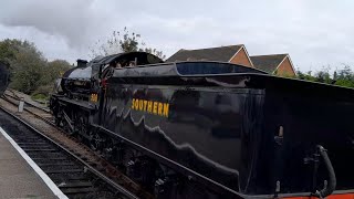 506 Turns around at Alton on the watercress line [upl. by Milty]