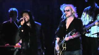 ONE ON ONE  LIVE  Hall amp Oates with Maxi Priestmp4 [upl. by Halfon879]