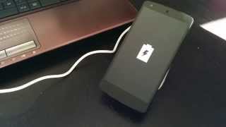 nexus 5 wireless charging vs wired [upl. by Alinna]