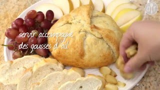 Brie en croûte aux oignons caramélisés et aux pommes [upl. by Eniledgam]