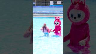 Berenang sama labubu chikaku shortvideo short labubu drama [upl. by Laurena]