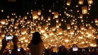 Releasing the Lanterns at Maejo Temple  Loy Krathong  Chiang Mai Thailand  November 16th 2013 [upl. by Esenaj]