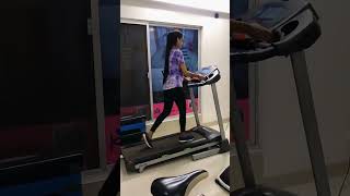 आखिर चलते treadmill पर चढने से हम क्यो गिर जाते है Shorts FactGOfficial viral shortvideo facts [upl. by Princess117]