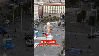 arriva Pulcinella di Gaetano Pesce al centro di Napoli ilPulcinella napoli [upl. by Eille]