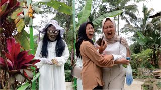 Video lucu  BERTEMU HANTU KUNTILANAK [upl. by Bowles]