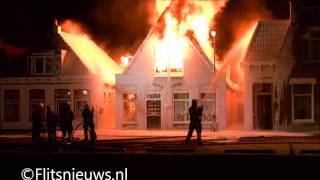 Flitsnieuws nl  Felle brand verwoest woning in Heerenveen [upl. by Castro115]