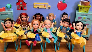 Elsa amp Anna toddlers  back to school 2022  Barbie is the teacher  lockers [upl. by Baalman]