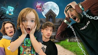 NiKO inside a HAUNTED HOUSE Survival with Dad and Friends Nikos Minecraft Graduation Party part 1 [upl. by Adianez889]