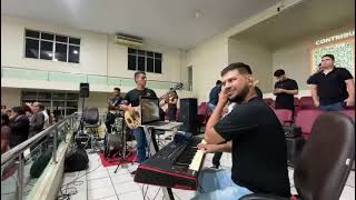 Medley  Santificação  Poderosamente vivo  Porque ele vive [upl. by Hazlett214]