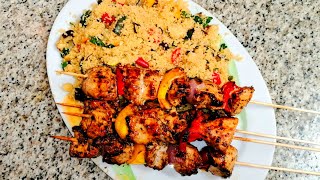 Brochettes de poulet souvlaki marinées et sa salade de couscous [upl. by Oer]